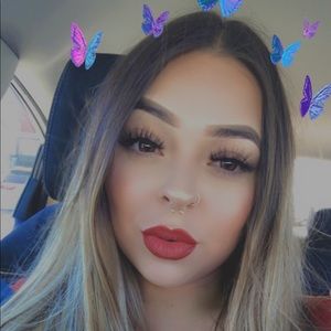 Meet your Posher, Cynthia